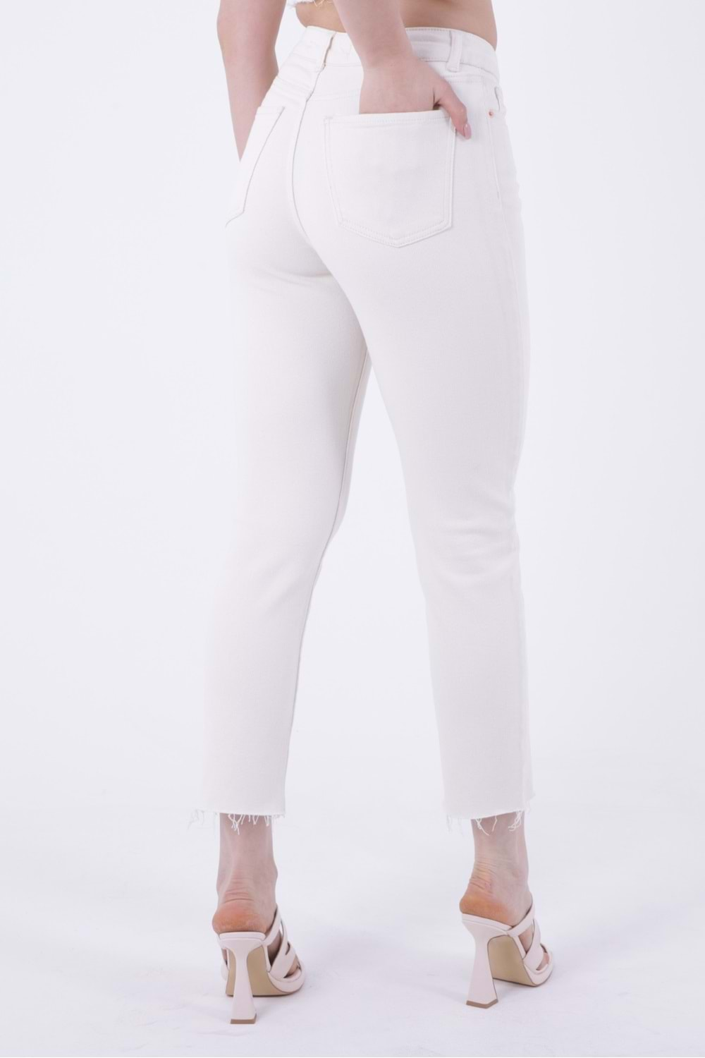 Dikişsiz Paça Yüksek Bel Mom Fit Kot Pantolon 764-80-(26-31) Naturel