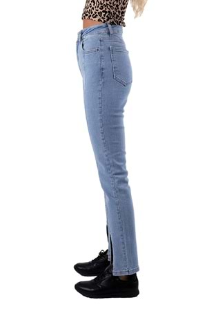 Önü Yırtmaçlı Mom Fit Jean 1747-15-(26-31) Açık Mavi Kot