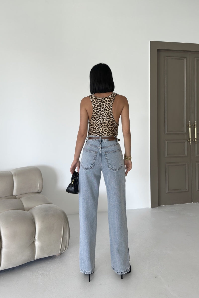 Paçası Yırtmaçlı Boru Paça Relax Kot Pantolon