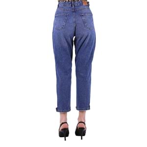 Mom Jean with Buttons on Waist and Finish 907 - 62 (Middle Blue - Tinted)